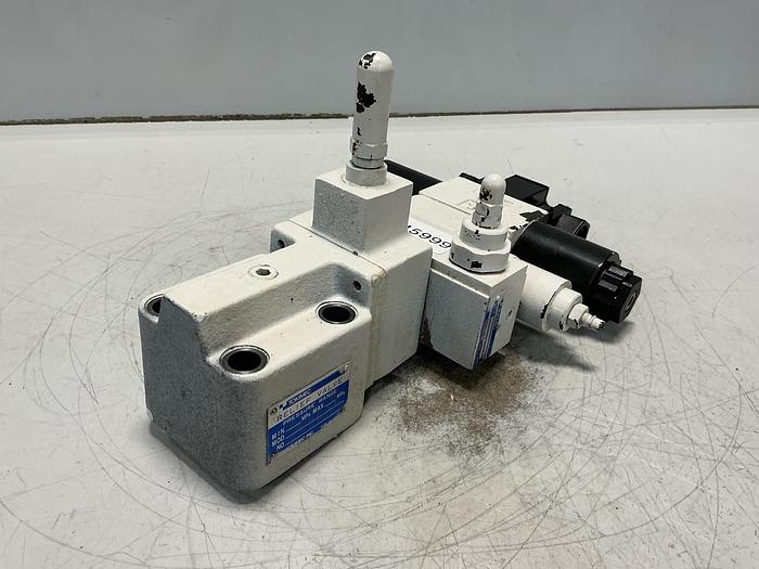 Used TOKIMEC Valve DG4VS-3-0C-M-P7-H-7-P12-52 Used