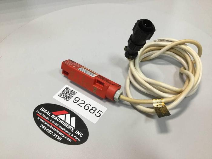 Used SCIENTIFIC TECHNOLOGIES INC Safety Switch 44507-0100 #92685