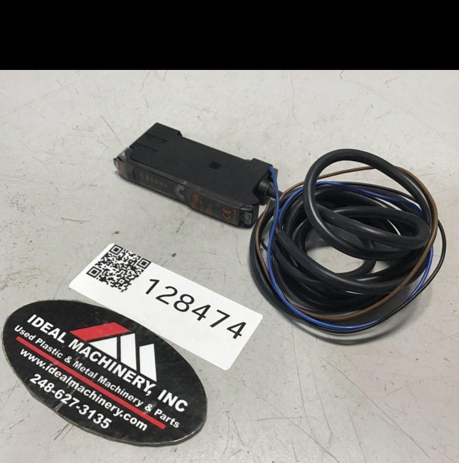 Used OMRON Photoelectric Sensor E3X-NA11 USED