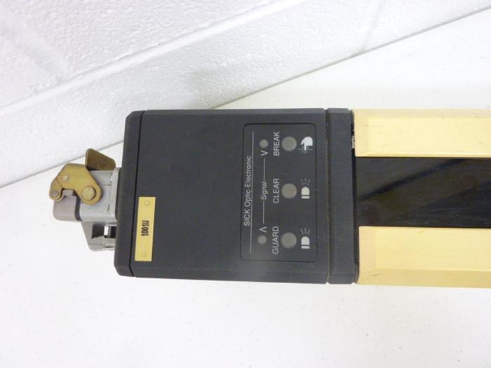 Used SICK OPTIC ELECTRONIC Light Curtain Receiver AGSE 1200-2221 Used