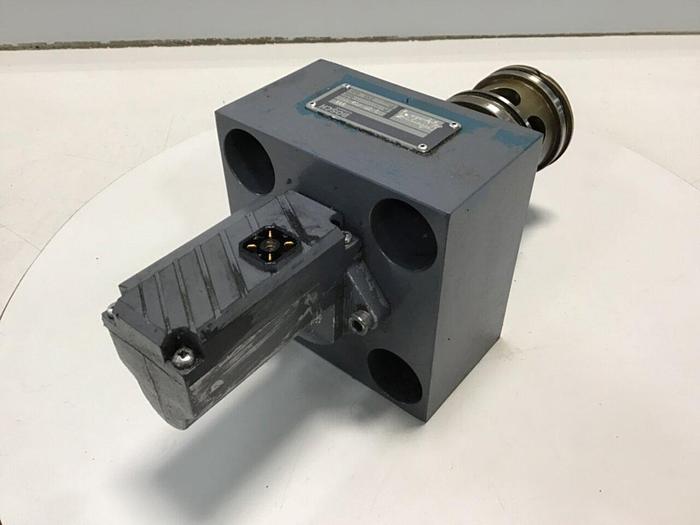 Used BOSCH Hydraulic Valve 0 811 402 611 #145449