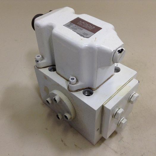 Used MOOG Servo Valve J631A064 Used