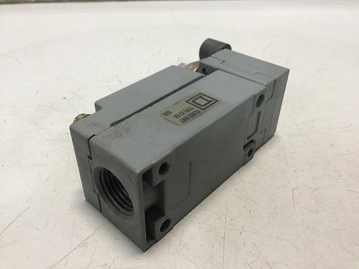 Used SQUARE D Limit Switch 9007-C54B #121692