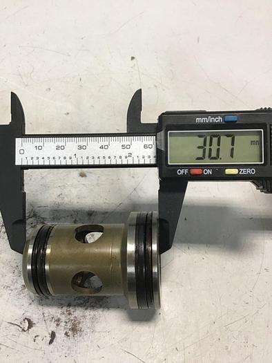 Used VICKERS Cartridge Valve Insert 25-D10-30 USed