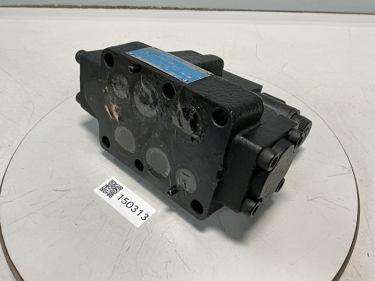 Used VICKERS DG4V-3S-6C-M-U-HL7-60-EN490-B13