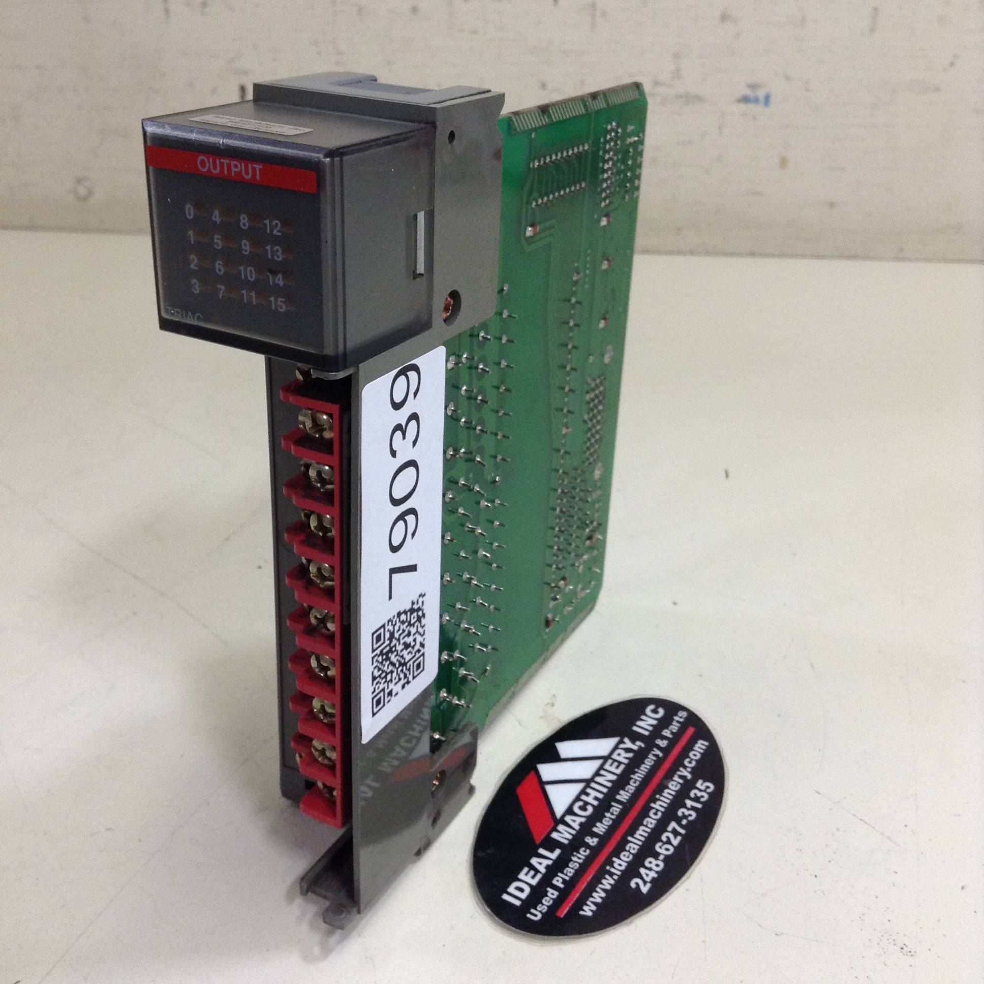 Used ALLEN BRADLEY Output Module 1746-OA16 SER C USED