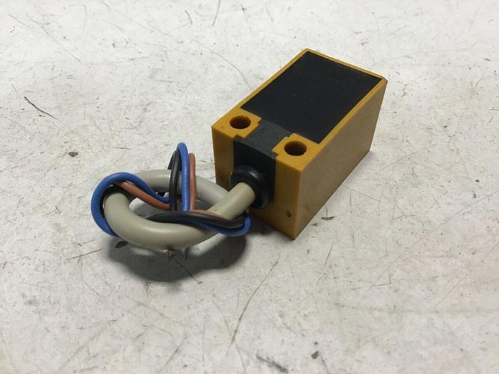 Used OMRON Proximity Switch TL-05MC1 #129203