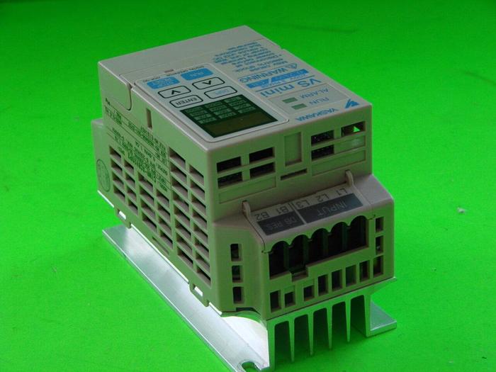 Used YASKAWA Variable Speed Drive CIMR-XCBV20P2 #8130