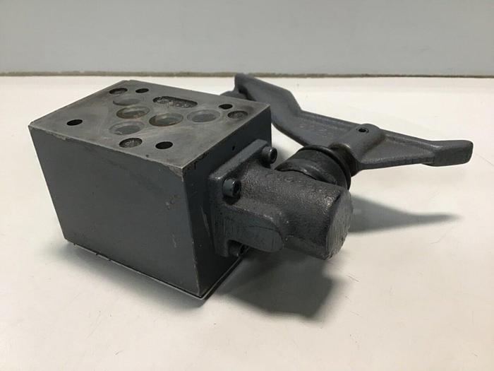 Used PARKER Control Valve D3L4BN10X4304 #111866