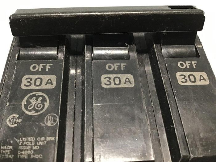 Used GENERAL ELECTRIC Breaker THQC330 #113578