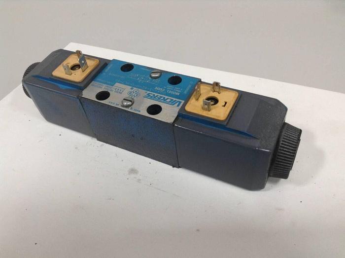 Used VICKERS Directional Valve DG4V-3-6C-M-U-HL7-60 Used