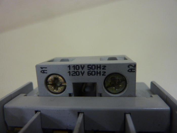 Used ALLEN BRADLEY Contactor 100-C12.10 SER A #49768