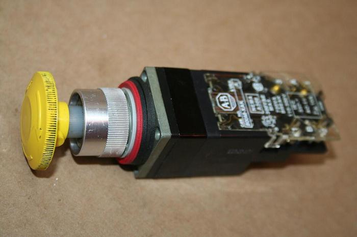 Used ALLEN BRADLEY Push Button 800MR-FXT YELLOW #18420
