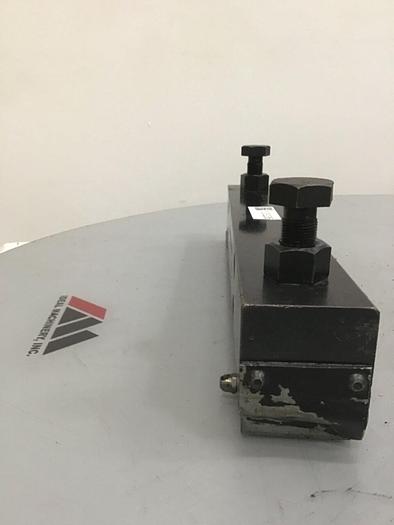 Used CINCINNATI MILACRON Platen Shoe 5042895 Used