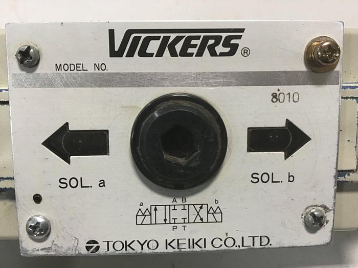 Used VICKERS Valve DG4S52CWT11 #137636