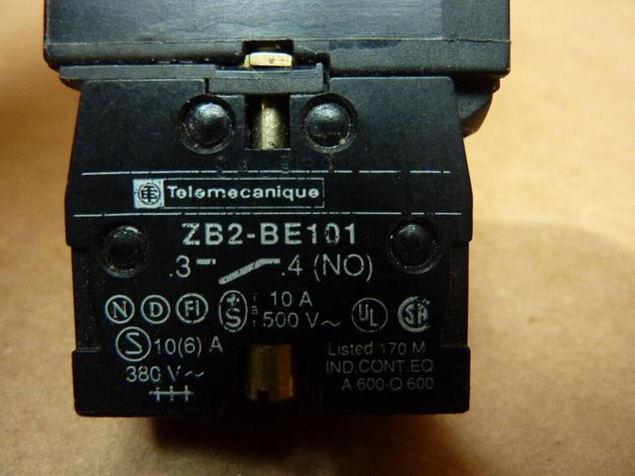 Used TELEMECANIQUE Push Button PB224 RED #38224