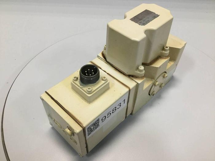 Used MOOG Valve J661-124 Used