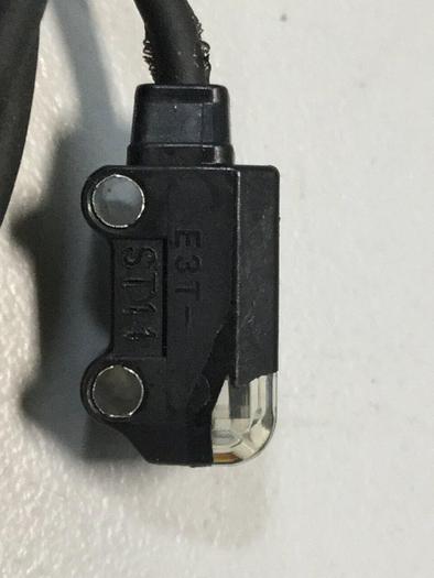 Used OMRON Photoelectric Sensor E3T-ST11 #103421