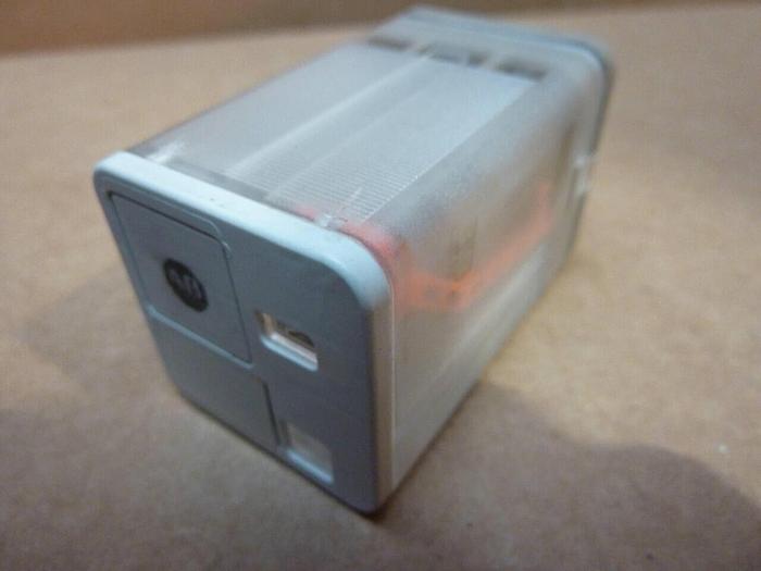 Used ALLEN BRADLEY Relay 700-HA32Z24 SER C #38280
