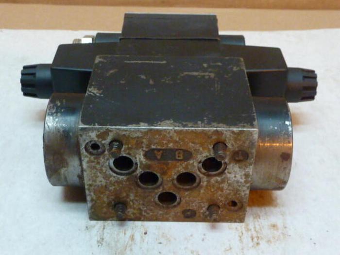 Used PARKER Pilot Valve D31VW1C456VY40 #33859