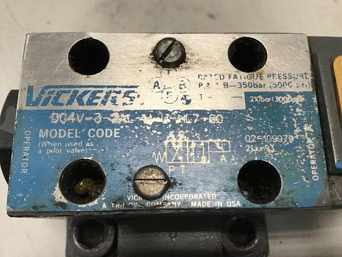 Used VICKERS Valves DG4V-3-2AL-M-U-HL7-60 Used