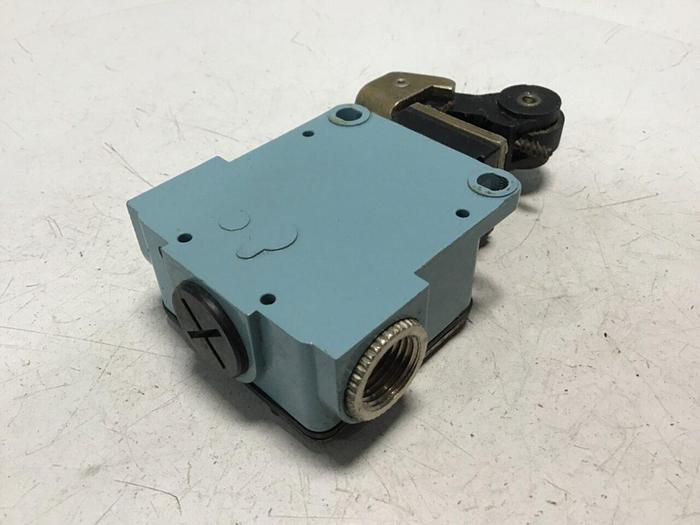Used TELEMECANIQUE Limit Switch XCK-M #122102
