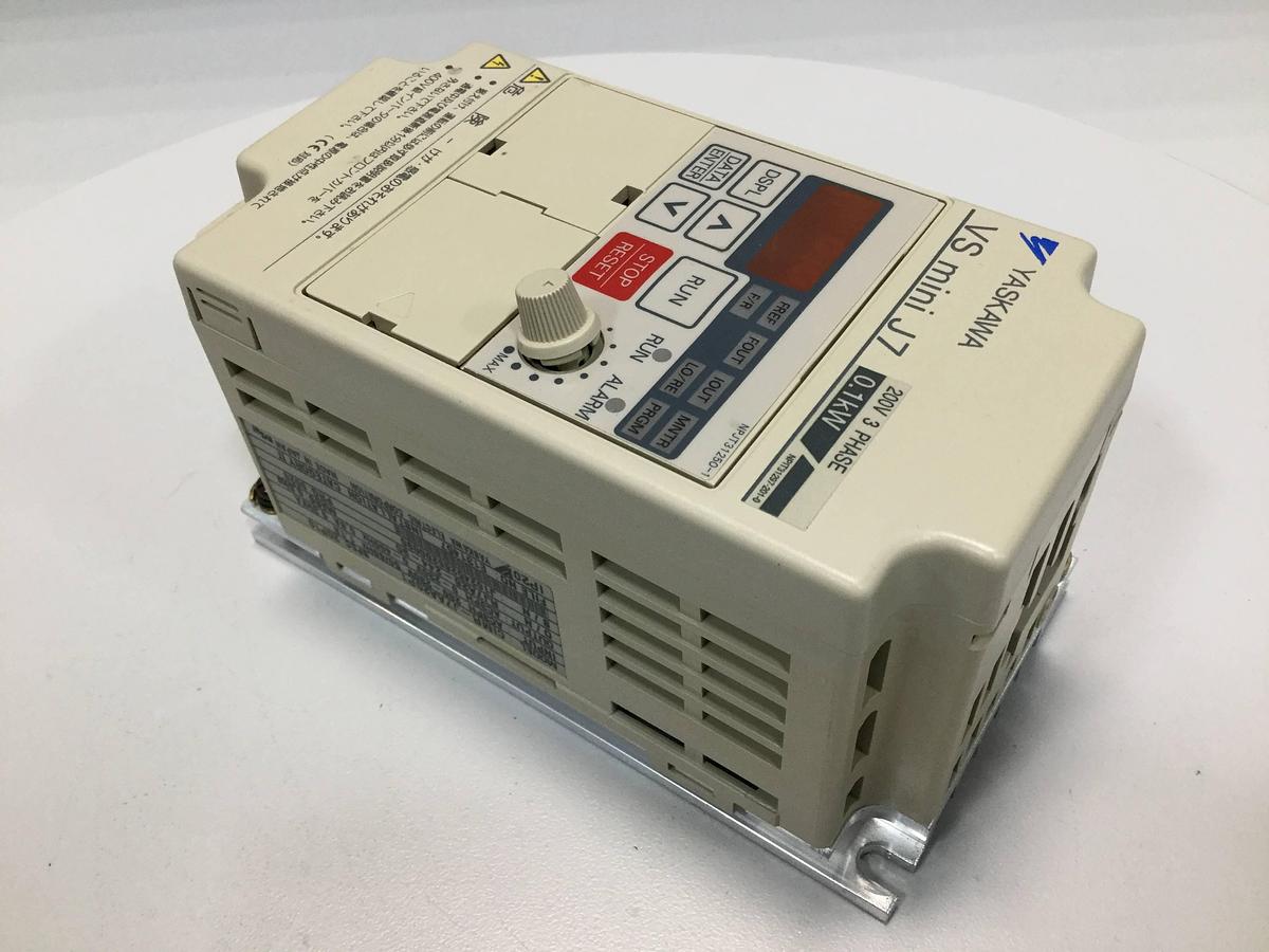 Used YASKAWA VS Mini J7 Inverter CIMR-J7AA20P1 USED
