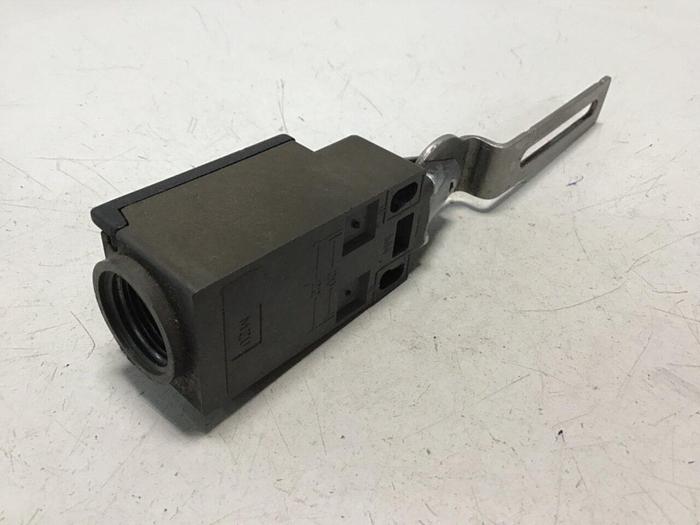 Used SCHMERSAL Limit Switch T5C236-11Z-M20 #121909