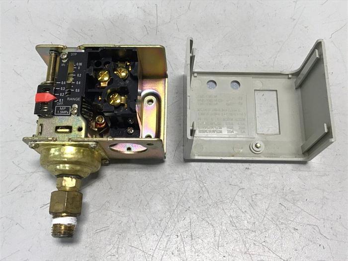 Used SAGINOMIYA SEISAKUSHO Pressure Sensor SNS-C106Y193 #125468