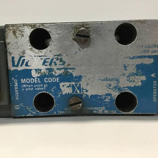 Used VICKERS Directional Valve DG4V-3-6C-M-U-HL7-60 Used