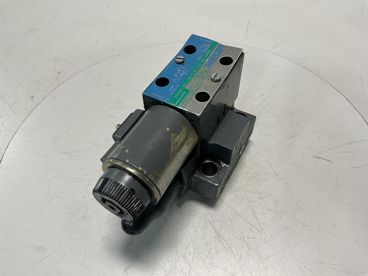Used VICKERS DG4V-3S-2AL-M-U-HL7-60-EN400