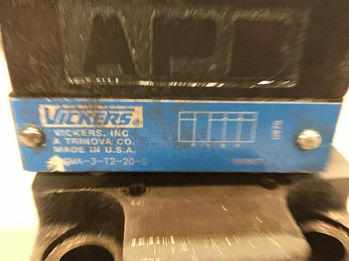 Used VICKERS Valve DG4V3S22AMUHL760EN490 Used