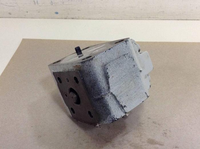 Used VICKERS Reducing Valve XG033F30 #67867