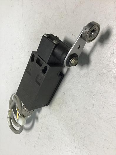 Used SCHMERSAL Valve TV14H236-20Z-1807/1894 #114545