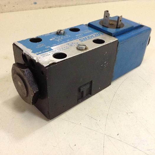 Used VICKERS Valve DG4V-3-2A-M-U-H7-60 #87610