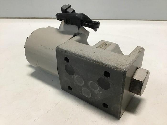Used YUKEN Valve DSG-03-2B2-D24-50230 #111756