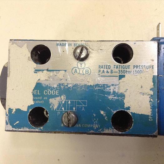 Used VICKERS Valves DG4V-3-2AL-M-U-HL7-60 #72556