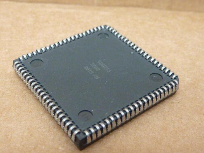 Used ALTERA Logic Device EPM7096LC84-15 #34533
