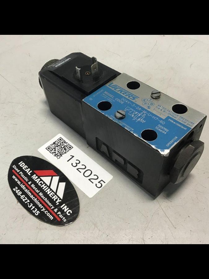 Used VICKERS Valve DG4V-3-2A-M-U-H7-60 USED