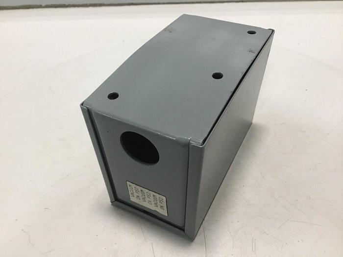 Used ALLEN BRADLEY Pressure Control ENCL/BOIT BULLETIN 836 #112774