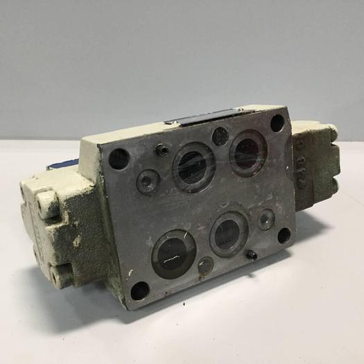 Used YUKEN Directional Valve DHG-06-3C31-5037 #91775