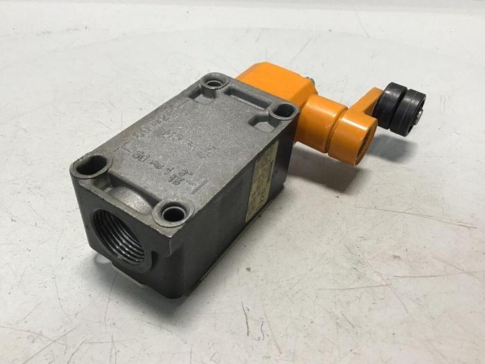 Used SIEMENS Limit Switch3 3SE3 120-1GW-Z #121157