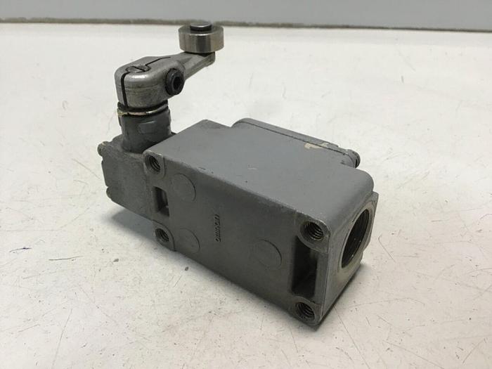 Used OMRON Limit Switch WLCA2-2 USED