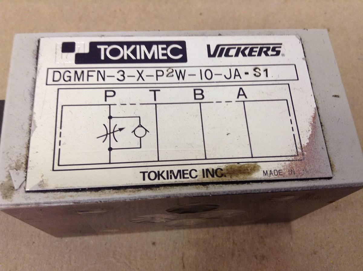 Used VICKERS Control Valve DGMFN3XP2W10JAS1 USED