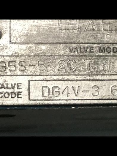 Used VICKERS Pilot Valve Model DG4V36CMUH760 #111264