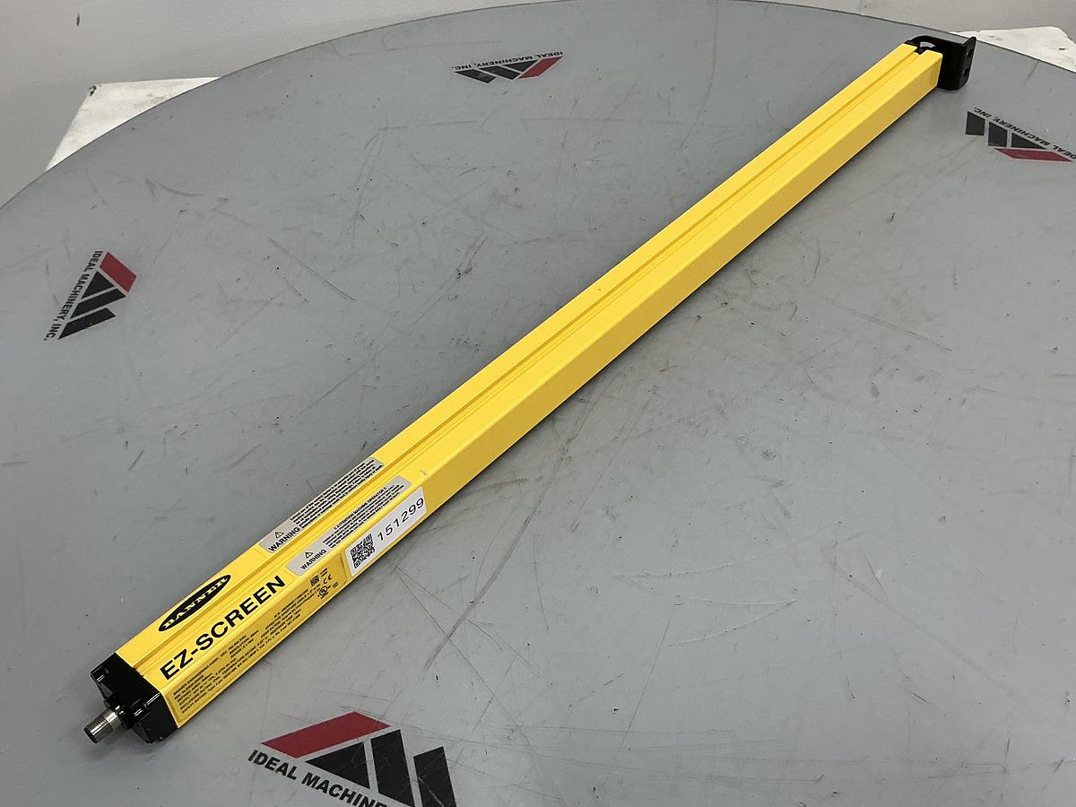 Used BANNER ENGINEERING SLSR30-900Q8