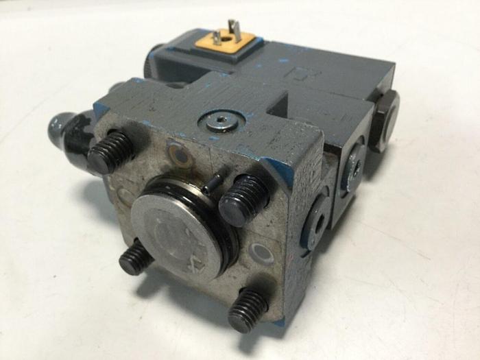 Used VICKERS Valves DG4V-3-2AL-M-U-HL7-60 #111260
