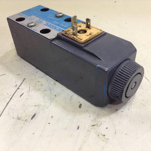 Used VICKERS Directional Hydraulic Valve DG4V322AMUHL760 Used