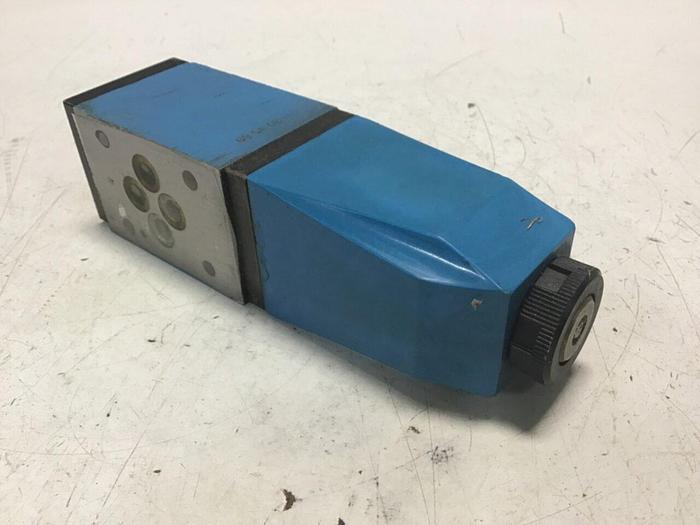 Used VICKERS Valve DG4V32AMUH730 #137500