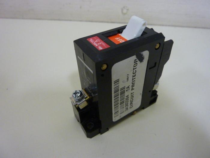 Used IDEC Circuit Breaker Protector NRC111L/2A #64268